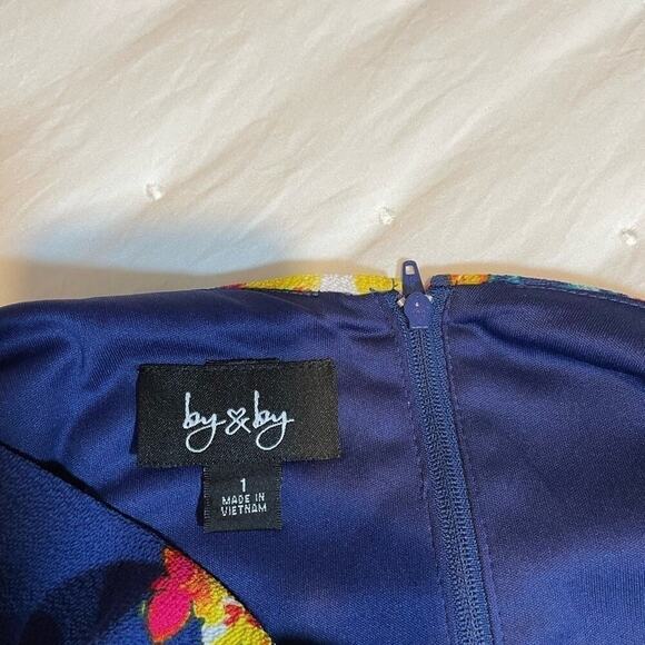 NWT By & By high low dress, blue with floral design - Picture 6 of 9